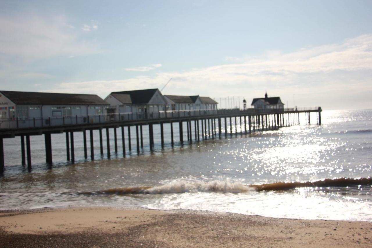 Romantic Flint Cottage On The Suffolk Coast ساكسموندهام المظهر الخارجي الصورة